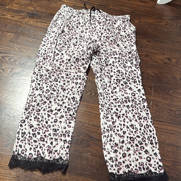 Victoria's Secret Black and Pink Animal Print PJ bottom size L - Picture 3 of 4